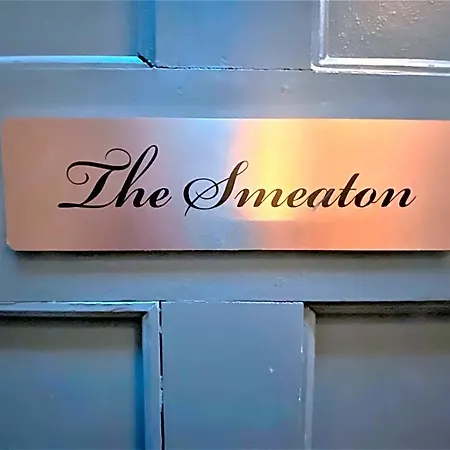 The Smeaton At Claremont Apartment