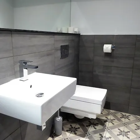 The Smeaton At Claremont Apartment *