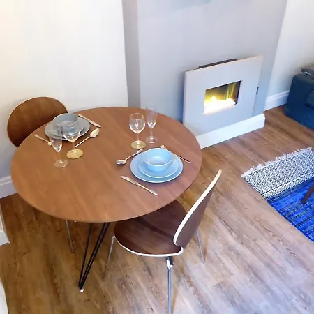 The Smeaton At Claremont Apartment